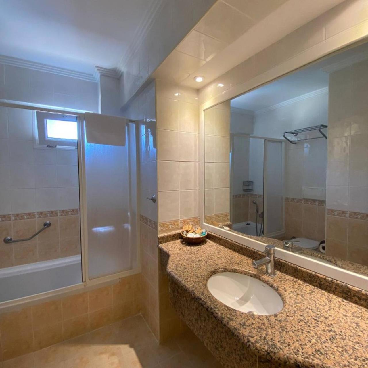 Pine Club Apart Hotel คูซาดาซี ภายนอก รูปภาพ