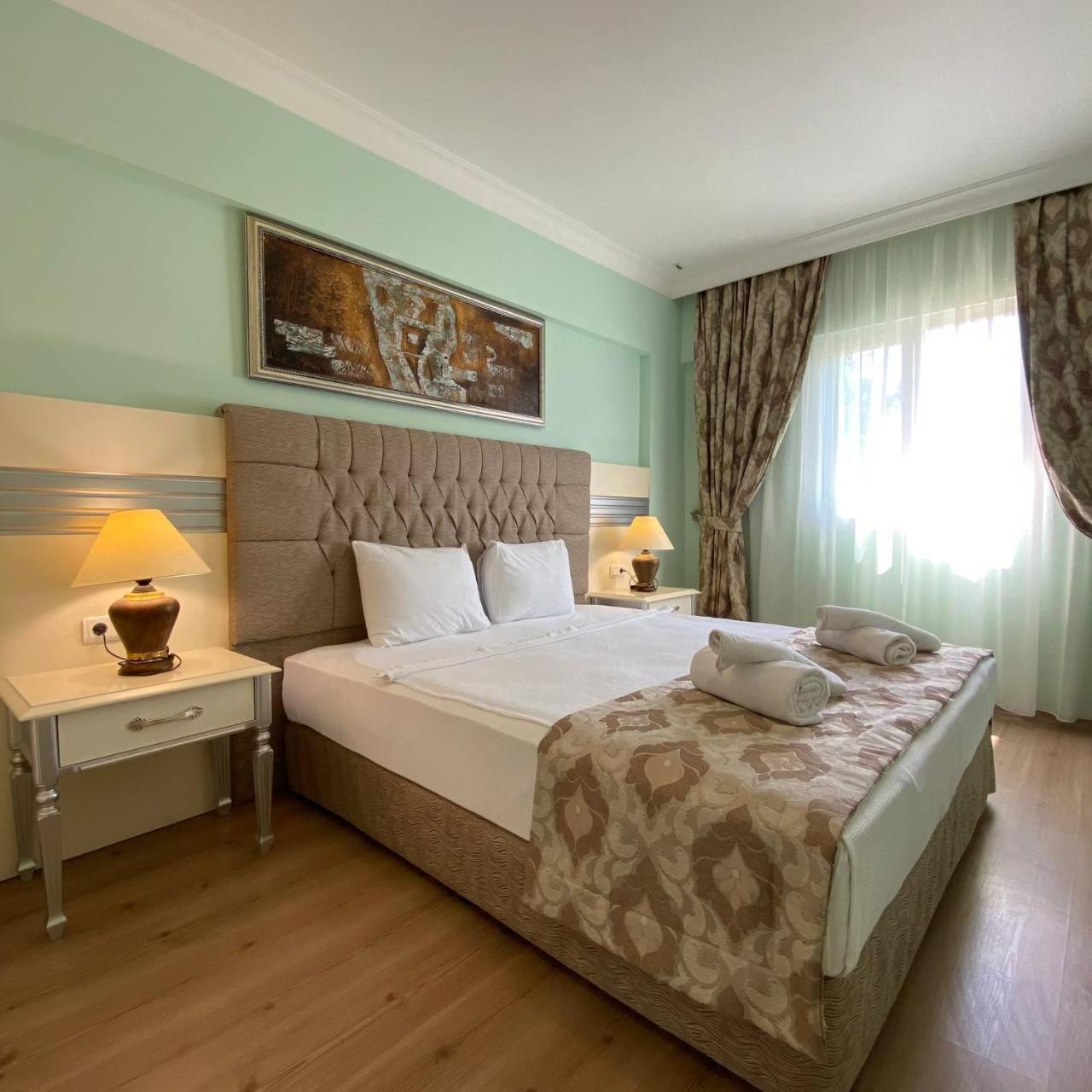 Pine Club Apart Hotel คูซาดาซี ภายนอก รูปภาพ