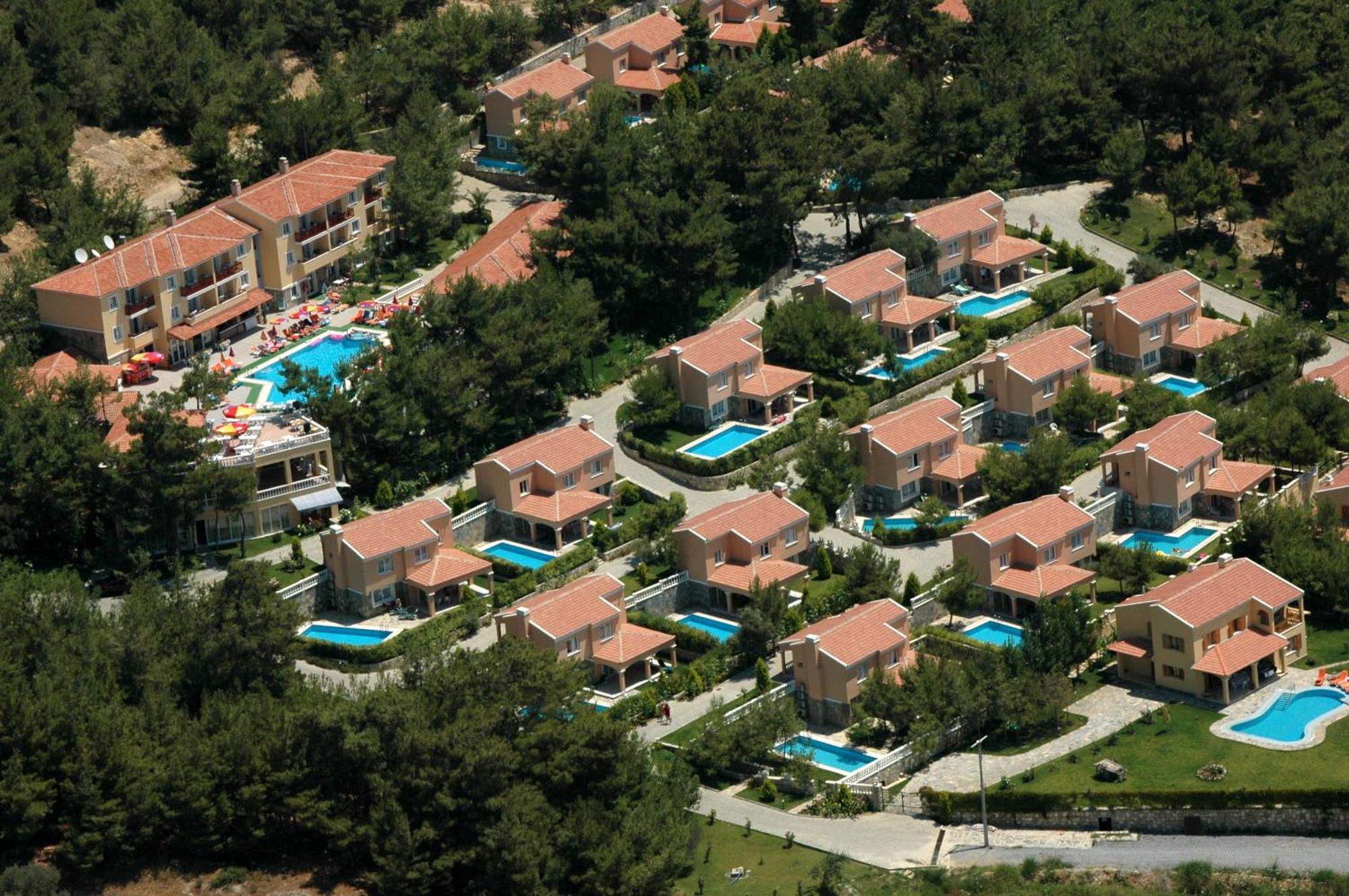Pine Club Apart Hotel คูซาดาซี ภายนอก รูปภาพ