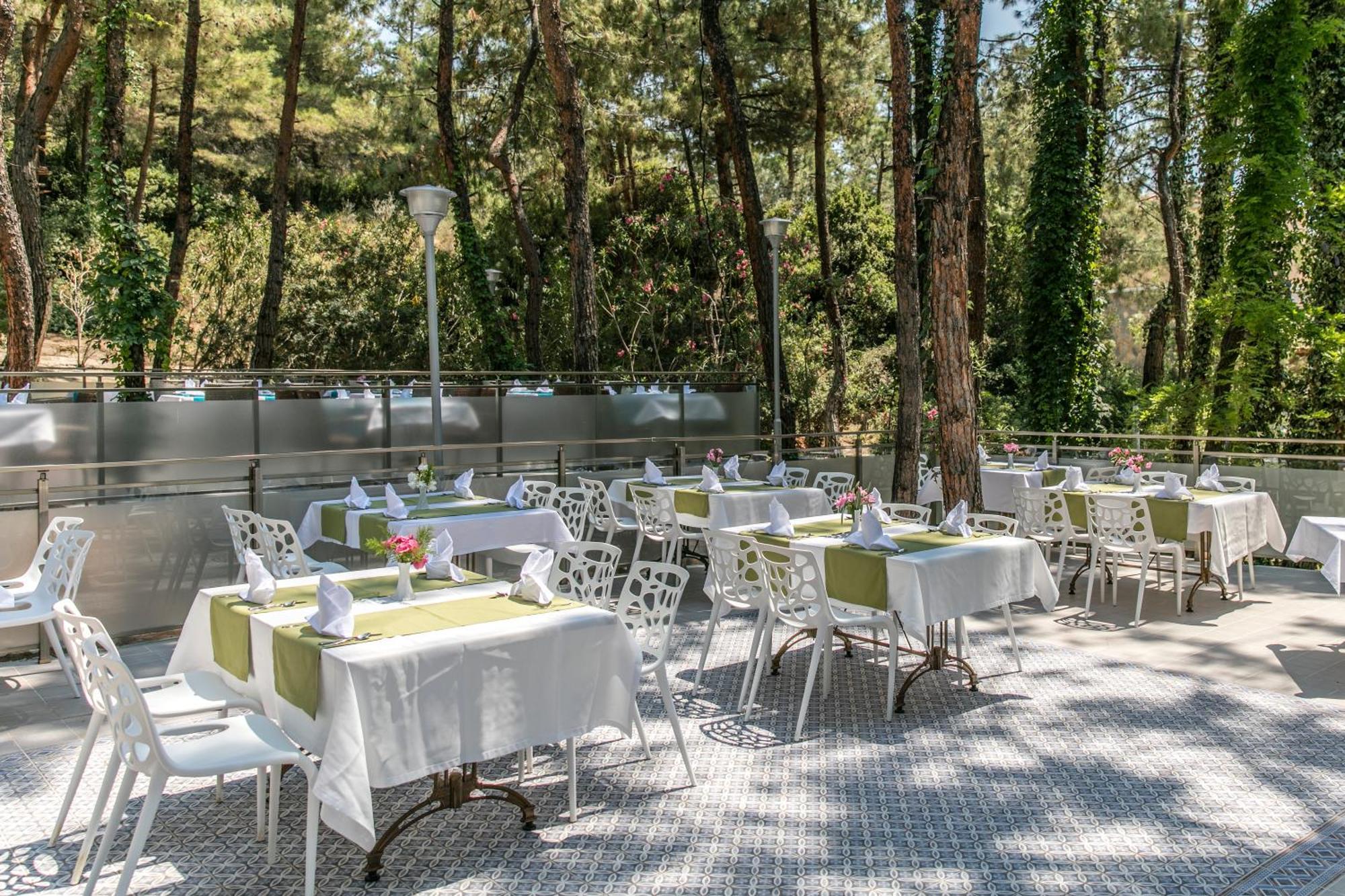 Pine Club Apart Hotel คูซาดาซี ภายนอก รูปภาพ