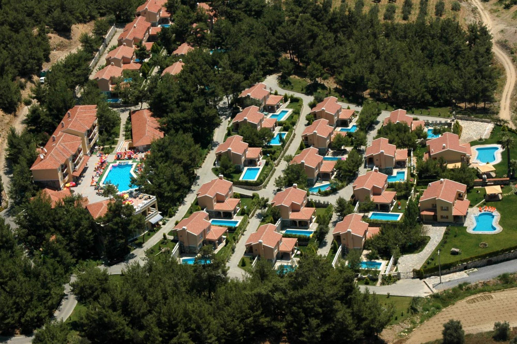 Pine Club Apart Hotel คูซาดาซี ภายนอก รูปภาพ